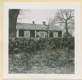 Torpet väster om landsvägen, nu å skolans tomt.