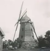 Väderkvarn av holländsk typ efter restaurering.