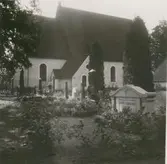 En församlingskyrka i Mortorp.