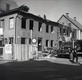 Barometerns hörnfastighet under rivning maj 1954.