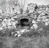 Hamnen, ruin av tegelbruket i Värnanäs.