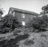 Bostadshus i två våningar på Älö.