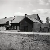 Th Karlssons gård norr i byn.