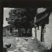 Boningshuset sett från vagnsskjulet.