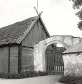 Gårdsporten till T. Meurlings gård.
