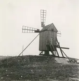 Väderkvarn uppsatt av Kastlösa hembygdsförening hösten 1960.