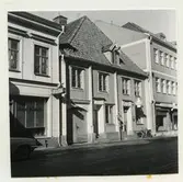 Trähus som revs för att bereda plats för Barometerns nya tryckhall.