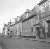 Bostadshus på Västra Sjögatan, domkyrkan i bakgrunden.