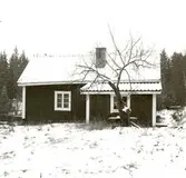 Dalstugan

Enkelstuga, sannolikt sent 1800-tal. Från norr.