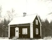 Norrkvill station på nedlagda järnvägen Vimmerby - Ydrefors. Från sydsydväst.