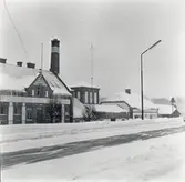 Byggnaden till vänster är varmbadhuset i Vimmerby.