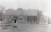 Gamla hyttan som uppfördes i början av 1860-talet och användes från och med år 1863. Samma år Rydefors Glasbruk började. Gamla hyttan revs år 1914.