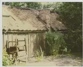 Liten byggnad i kv Björken.