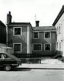 Gårdshuset vid kvarteret Magistern 8-9 från Storgatan.