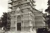 Fågelfors kyrka under renovering.