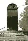 Hälleberga kyrka: Brandorsaken var ett elfel. Branden skedde 1976-10-18.