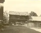 En bod i liggtimmer i Hursala.