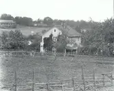 Hvilan, Bernes hem. Huset låg ca 350m söder om Hjorted kyrka på andra sidan Sundsbron.