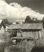 T. Sundströms bod. Boden fallfärdig, dess hamn uppgrundad och igenväxt.