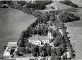 Flygfoto över Västra Eds kyrka.