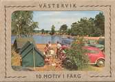 Pappersmapp med 10 Västerviksmotiv i färg. I bilden syns Lysingsbadet. Tält, familj och en Volkswagen i förgrunden.


Framsida.