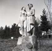 Skulptur av Arvid Källström.
