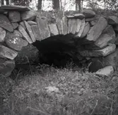 Ett brovalv invid kvarnen i Årtebäck.