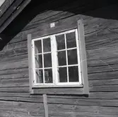 Ryggåsstuga, gavelfönstret.