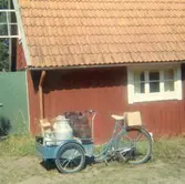 Full last av mjölk, kött och bagage, Stugbyn i Högsrum.