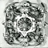 Kalmar slott: Detalj av Kungsmakets kassettak.
På vissa plåtar har Martin Olsson klistrat eltejp för att markera hur bilden skulle beskäras i boken.