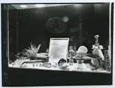 Skyltfönster från Kalmar Läns Slakterier. Text på skylt: 