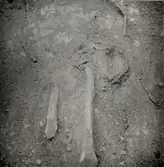 Hällkista i röse nummer ett.