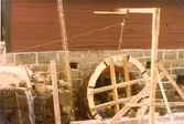 Vattenhjul vid Stensfors kvarn under restaureringen 1976-1977.