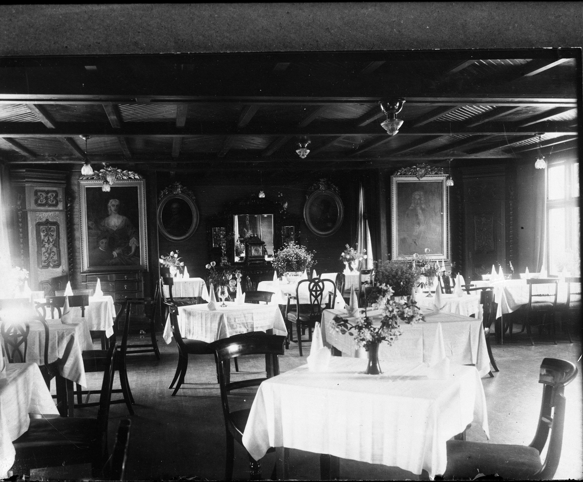 Calla Helena Sundbeck, Matsalen på Grand Hotel Ribbagården, i Gränna.