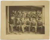 Läroverkspojkar som var medlemmar i skarpskytterörelsen.