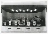 Bertås orkester. Fotot är taget i den nyöppnade danspaviljongen i Folkets Park, Kalmar. Premiären var fredagen 30/4 och lördagen 1/5 1943. Från vänster: Sven-Gunnar Frieberg - trumpet, Alf Widerberg - tenorsax - klarinett - trumpet, Roland Käck - trummor, Olle Rosdal - altsax - klarinett - violin - dragspel, Fred Brandin - Tenorsax - klarinett - dragspel, Bertil Åkerlund - piano och kapellmästare.