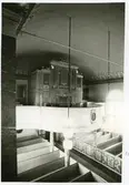Interiör från Hälleberga kyrka innan branden 1976.