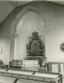 Altare och altaruppsats i Virserums kyrka.