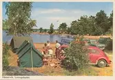 Lysingsbadet, Västervik. Tält, familj och en Volkswagen i förgrunden.