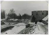 Utgrävningen i  slottsfjärden 1932-1934 under  ledning av Harald Åkerlund.