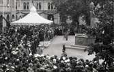 Kung Gustav V inviger Vasabrunnen på Larmtorget 1926.