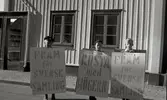 Unga pojkar inhyrda för att propagera för Högern, troligen 1936.