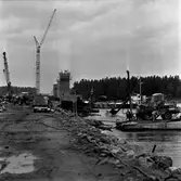 Tillfällig bank över till Svinö.