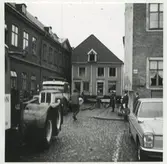 Areskogska husets flyttning 30.9. - 3.10. 1970. Huset på Västra Sjögatan.