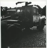 En lastbil i samband med Areskogska husets flyttning 30.9. - 3.10. 1970. Huset på Västra Sjögatan.