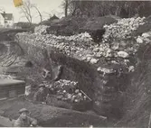 Bastionen Sankt Erik i Gamla staden i Kalmar.
På vissa plåtar har Martin Olsson klistrat eltejp för att markera hur bilden skulle beskäras i boken.