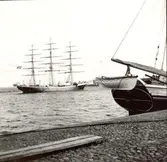 Besök i Kalmar 1937. Det danska skolskeppet Georg Stage, världens minsta fullriggare.