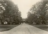 Toverums säteri. Mangårdsbyggnaden från infartsgrinden.