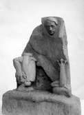 Modell av John Bauermonumentet som finns i Jönköpings stadspark, skulpterat i granit av Karl Hultström år 1931.
