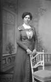 Ateljé. Dam. Fotograf: Ellen Kock? Axel Lundbäck m.fl.Gullspångssamlingen.Bilder från Gullspång med omnejd.